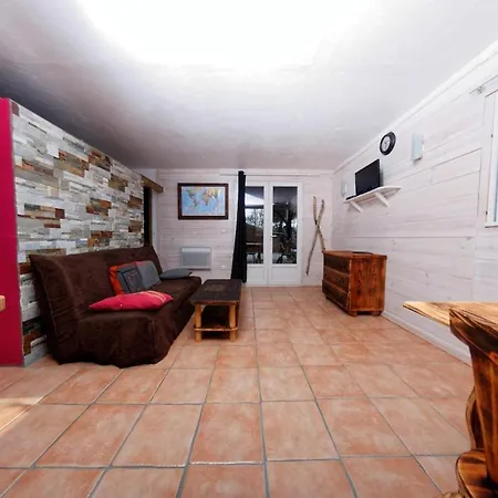 Modern And Cozy Private Jacuzzi Шале
